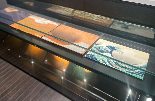 Tokyo: Know about Hokusai and Sumo culture in 2.5 hours