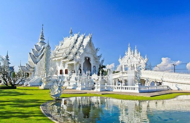 Chiang Mai White and Blue Temple Black Museum and Golden Triangle