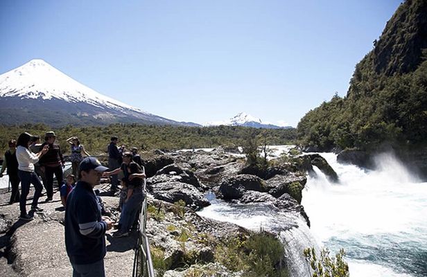 Explore Osorno Volcano by Minivan from Puerto Varas