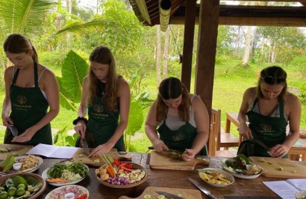 Balinese Cooking Class and visit Balinese house - all inclusive