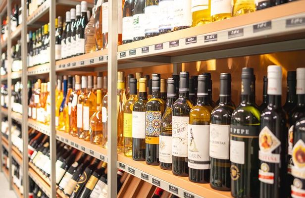 Cretan Wine & Charcuterie Tasting Experience in Chania