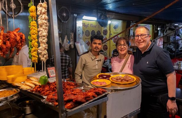 Mumbai Heritage, Food Tour & Bustling Local Bazaar Walk