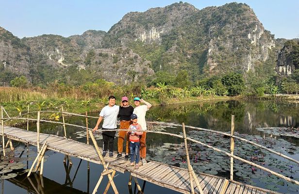 Ecotourism Ninh Binh: Boat trip, Biking, Cave hiking and Pagoda