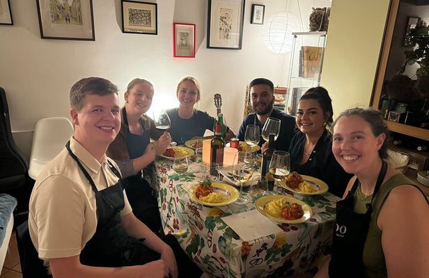 Milan: Pasta, Tiramisu, Cooking Class! Learning Premium Products!