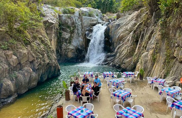 Ocean and Jungle: Snorkel, Quimixto Waterfall and Beach Adventure