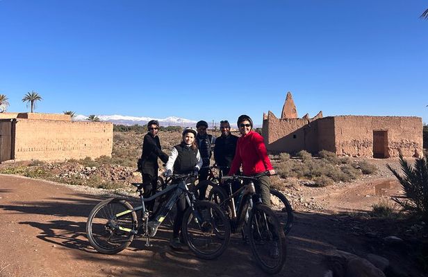 Guided tour of the Palmerie de Skoura by electric mountain bike