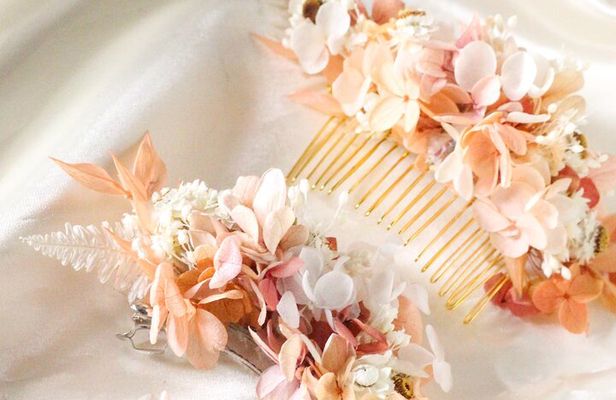 Paris 1e: Floral Haircomb workshop