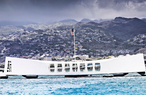 Pearl Harbor and Circle Island Tour