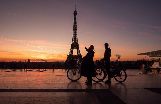 Sunrise Biking Tour: Paris Before the Crowds