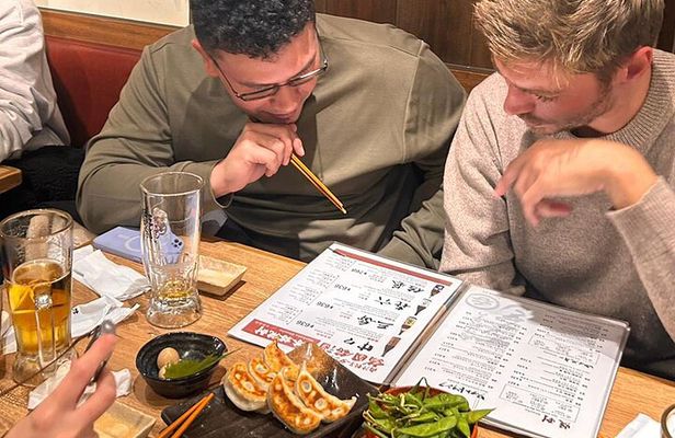 Shinjuku: Food Tour – 15 Dishes & 3 Drinks at 4 Eateries
