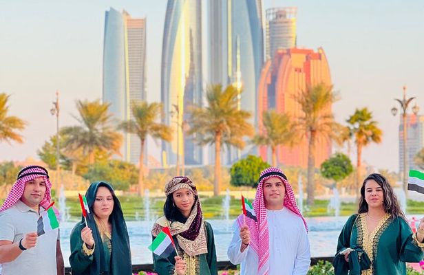 City Tour: Abu Dhabi Grand Mosque, Qasar Al Watan& Louvre Museum