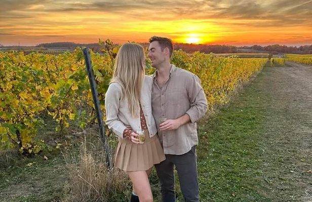 NON BUS Traverse Sunset Wine Tour 3 Winery Old Mission Peninsula