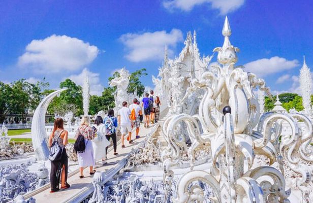 Full Day Chiang Rai 3 Temples White, Blue,Big Bhudha Temples