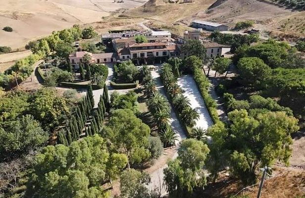 Cooking Class in a historic sicilian farmhouse