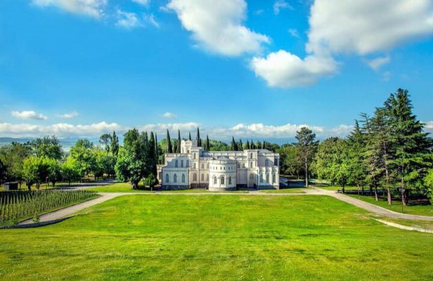 Private Tbilisi Tour & Chateau Mukhrani with Wine Tasting & Lunch
