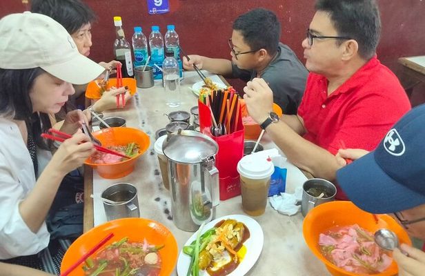 Taste of Chiang Mai: Michelin Guide Street Food Small Group Tour