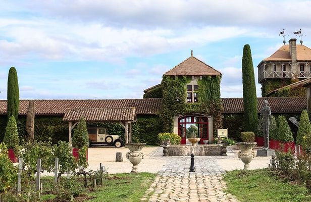 Visit to Pessac-Léognan: Vineyards, Lunch and Tastings included