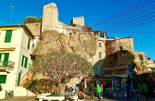 Roquebrune and Grimaldi Castle Walking Tour