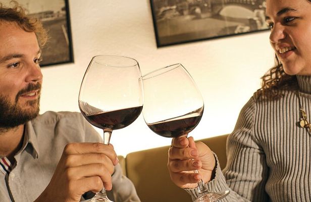 Easy Wine Tasting in Verona City Center