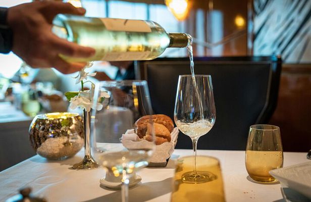 Wine Tasting and Aquila Sunset Safari