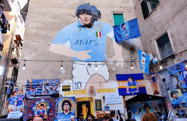 The Spanish Quarters, Street Art and Local Market Tour in Naples