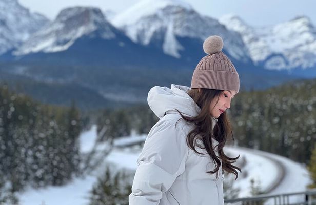 Lake Louise Johnston Canyon Hike Banff Town tour from Banff 