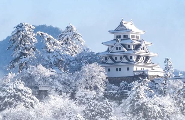 Gujo Hachiman, Crafting Culture and Castle in the Clouds