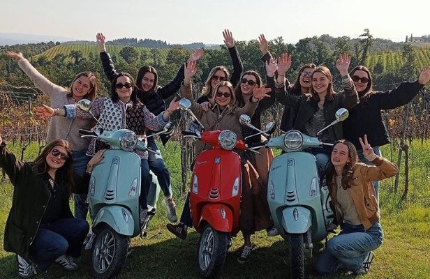 Tuscany Vespa Tour with Lunch and Wine Tasting in Chianti Area