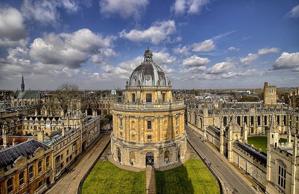 Oxford Tour from London includes Private Transport and Tickets
