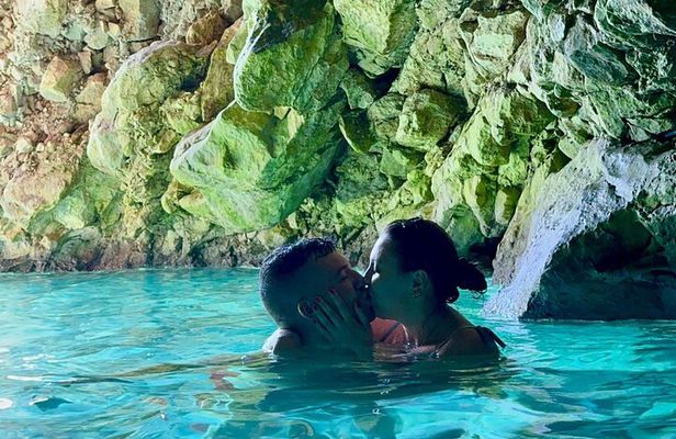 Blue Gem Cave and Grama Bay Speedboat Tour from Vlore