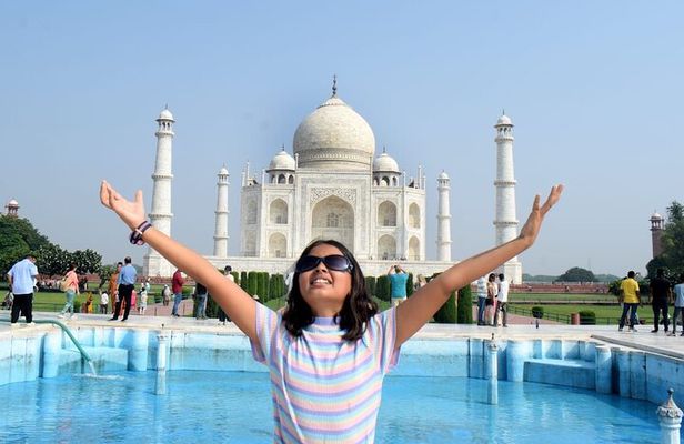 Taj Mahal and Agra Same Day Returning Car trip from Delhi