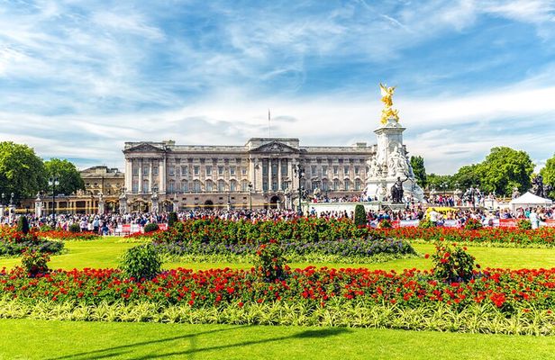 Buckingham Palace, Change the Guard & Crown Jewels Tour