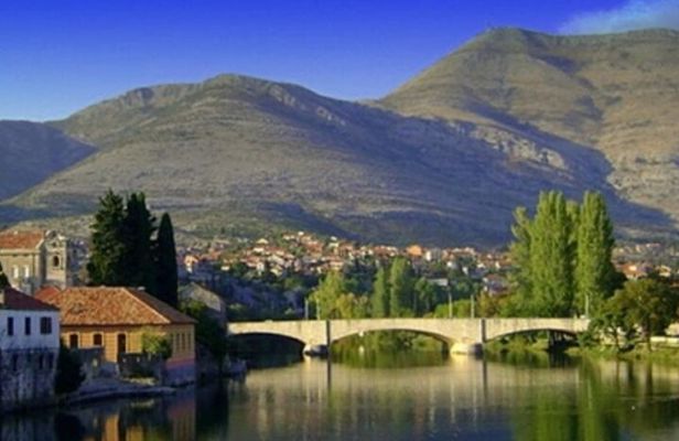 Private Day Trip to Bosnia: Wine, Culture & Local Lunch