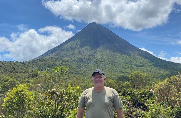 La Fortuna, full day transportation, from San Jose.