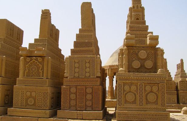 Full Day Karachi to Thatta Unesco Sites Tour