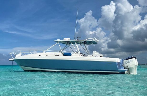 Grand Cayman Luxury Full Day Private Charter aboard Mojito Majic