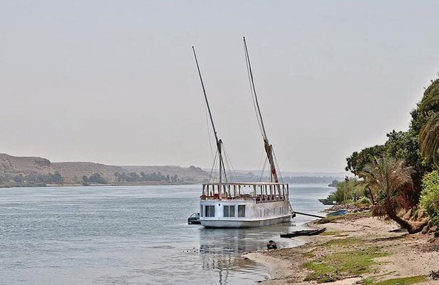 4 Days Dahabiya Nile Cruise from Aswan to Luxor
