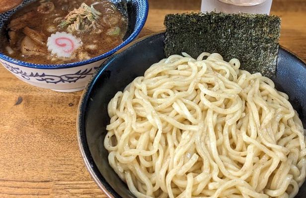 Himeji Tour with Castle Visit and Authentic Ramen Experience