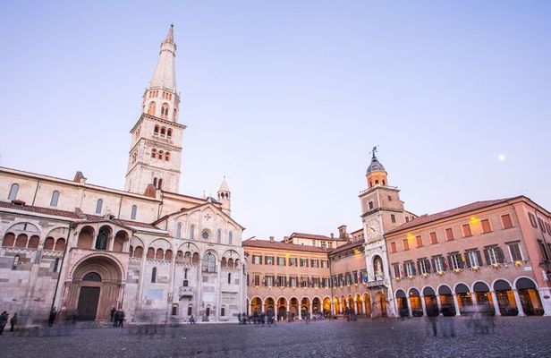 Modena: Discover the Food, Market and Highlights of the City