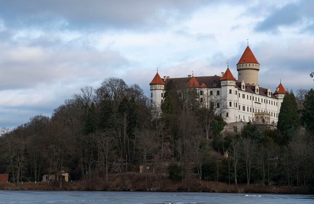 Private Tour to Konopiste Castle from Prague Admission Included