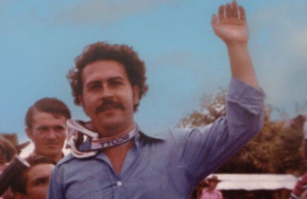 Pablo Escobar Mansion Tour in El Peñol and Guatapé