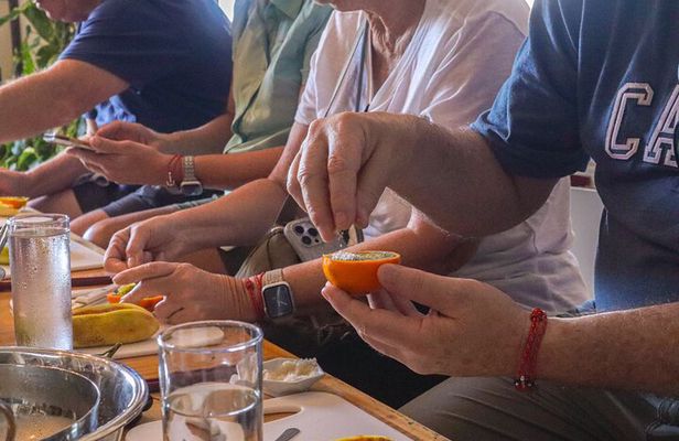 Colombian Flavors: Rum, Chocolate and Fresh Fruits Experience