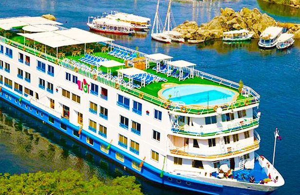 4 Days Nile Cruise trip: Aswan to Luxor with sightseeing