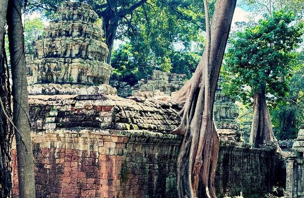 Discover Cambodia’s Wonders Phnom Penh, Kampong Cham & Siem Reap