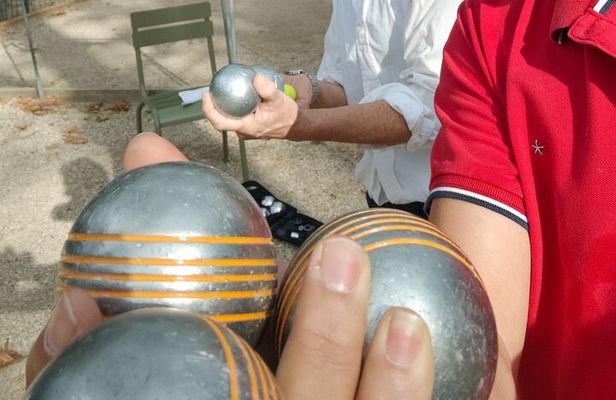 Pétanque in Paris Authentic French Game Adventure