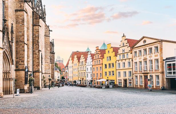 Explore Osnabrück's City Highlights with a Local