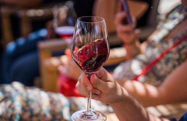 The Six o'clock Wine Tasting in Kefalonia Greece