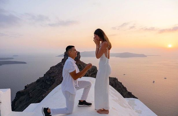 Surprise Proposal Photoshoot in Santorini