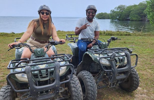 Horseback and ATV Ride with Monkey and Sloth in Roatan