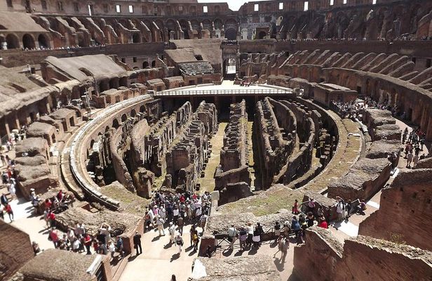 Discover Rome Colosseum and Arena Walking Tour